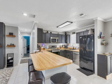 Welcome to your dream home in the heart of Port St. Lucie! This - photo 4