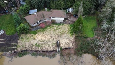 Lake Home For Sale in Wilsonville, Oregon