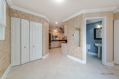 Welcome to one of the finest townhomes in the Schaumburg/Hoffman - photo 12