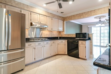 Welcome to one of the finest townhomes in the Schaumburg/Hoffman - photo 13