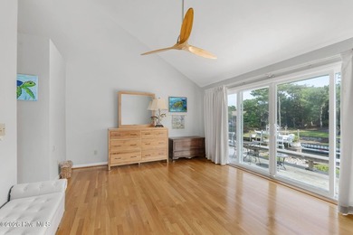 Welcome to waterfront living in the heart of Pine Knoll Shores! - photo 23