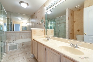 Welcome to one of the finest townhomes in the Schaumburg/Hoffman - photo 24