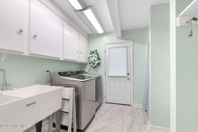 Welcome to waterfront living in the heart of Pine Knoll Shores! - photo 29