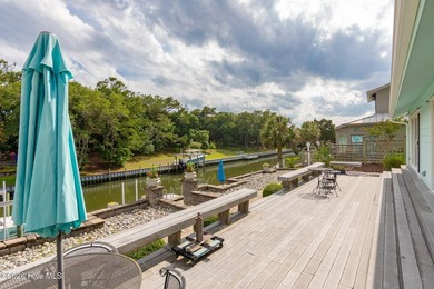 Welcome to waterfront living in the heart of Pine Knoll Shores! - photo 32