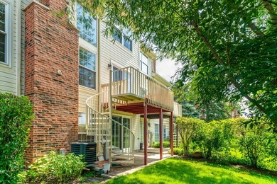 Welcome to one of the finest townhomes in the Schaumburg/Hoffman - photo 35