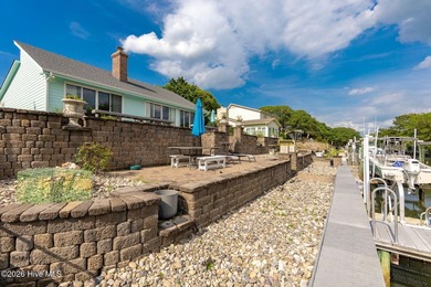 Welcome to waterfront living in the heart of Pine Knoll Shores! - photo 36