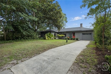 Mid-century magic is REAL, and 5 E 52nd Street is proof. This - photo 4