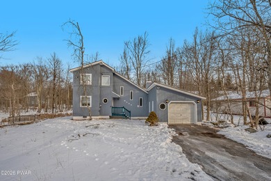 Lake Carobeth Home For Sale in Tobyhanna Pennsylvania
