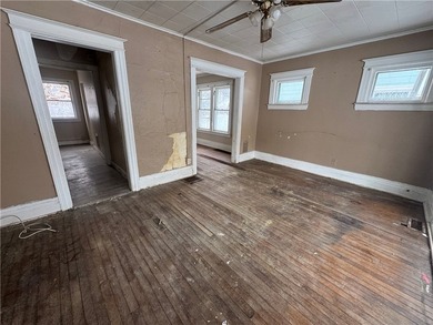 Welcome to 760 Seward St. This 1455 sq ft home, is designed to - photo 4