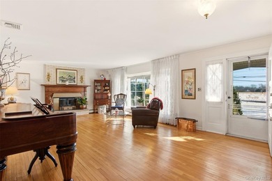 Desirable East Moriches location! This 3-bedroom, 2-bath - photo 5
