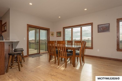 Why wait to build, move right into this stunning 5 bed, 3 bath - photo 4