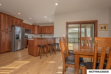 Why wait to build, move right into this stunning 5 bed, 3 bath - photo 6