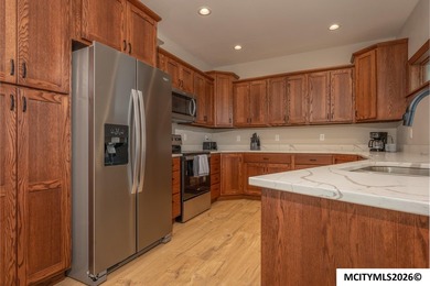 Why wait to build, move right into this stunning 5 bed, 3 bath - photo 7