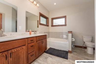 Why wait to build, move right into this stunning 5 bed, 3 bath - photo 10