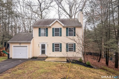 3 levels of wonderful living space including In-Law or extra - photo 1