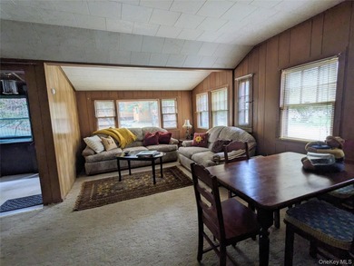 Step back in time with this original 1945 Smallwood log cabin - photo 14