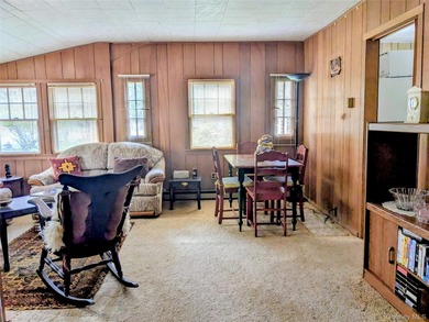 Step back in time with this original 1945 Smallwood log cabin - photo 15