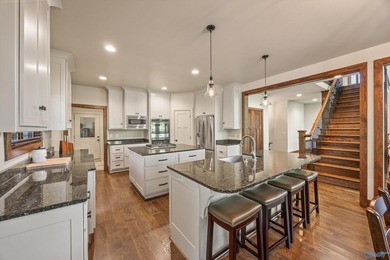 Gorgeous custom built lake house located in a private gated - photo 15