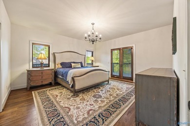 Gorgeous custom built lake house located in a private gated - photo 17