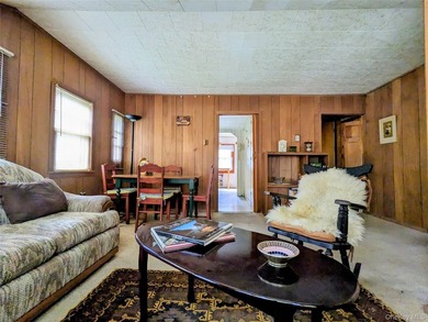 Step back in time with this original 1945 Smallwood log cabin - photo 27
