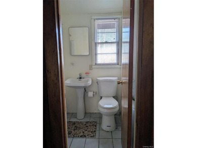 Step back in time with this original 1945 Smallwood log cabin - photo 32