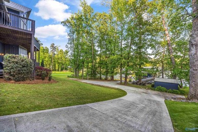 Gorgeous custom built lake house located in a private gated - photo 38