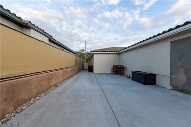 Discover the epitome of desert oasis living in this stunning 3 - photo 43