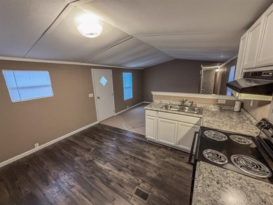 Well-maintained, move-in ready, affordable Lake Home! Escape to - photo 4