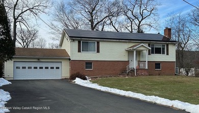 (private lake, pond, coastal) Home For Sale in Lake Katrine New York