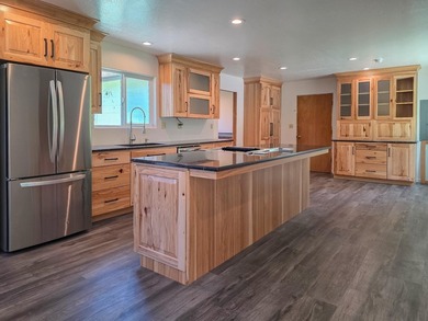 Start living your dream! This mostly finished 3-bedroom, 1-bath - photo 4