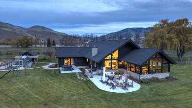 Nestled on more than 71 acres with approximately 2,100 feet of - photo 4