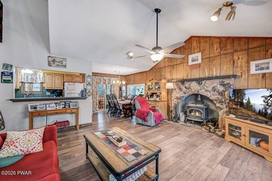 Welcome to this beautiful home in The Hideout, offering - photo 6