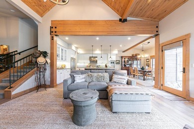 A beautiful 3-bedroom Mountain Lodge is now available at - photo 6