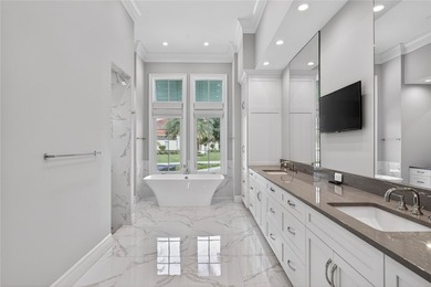 Elegant central beach compound in Vero Beach on a rare half-acre - photo 17