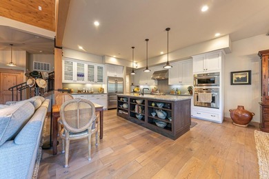 A beautiful 3-bedroom Mountain Lodge is now available at - photo 7