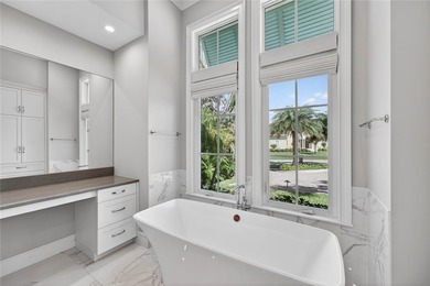 Elegant central beach compound in Vero Beach on a rare half-acre - photo 19