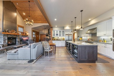 A beautiful 3-bedroom Mountain Lodge is now available at - photo 10