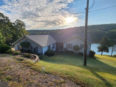 Peaceful Valley Lake Home For Sale in Owensville Missouri