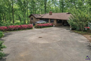 (private lake, pond, coastal) Home For Sale in Warner Robins Georgia