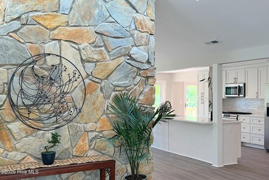 Completely reimagined waterfront residence on the Trent River - photo 9