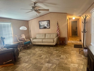 Very nice manufactured home on a beautiful lot in Thunderbird - photo 11