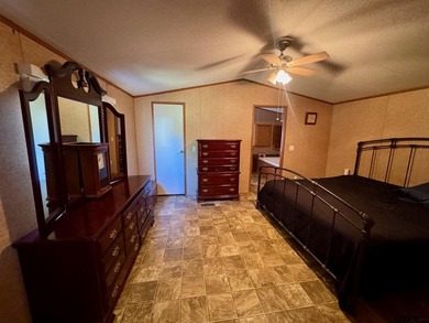 Very nice manufactured home on a beautiful lot in Thunderbird - photo 14
