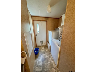 Very nice manufactured home on a beautiful lot in Thunderbird - photo 15