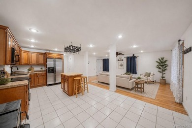 Chalet-style home built in 1986 with approx. 2,396 sq ft of - photo 17