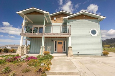 Experience the beauty of coastal living from this exceptional - photo 3