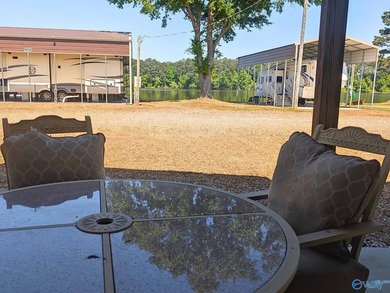 Welcome to Three Mile Resort, where relaxation and recreation - photo 13