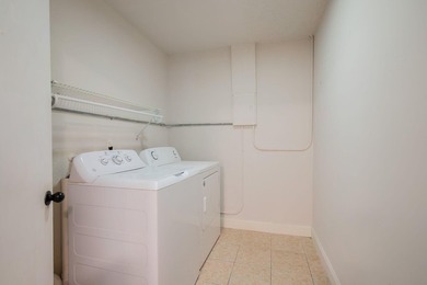 Centrally located in West Palm Beach, this spacious and - photo 14