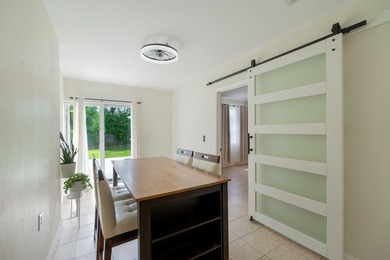 Centrally located in West Palm Beach, this spacious and - photo 15