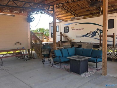 Welcome to Three Mile Resort, where relaxation and recreation - photo 16