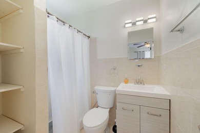 Centrally located in West Palm Beach, this spacious and - photo 19